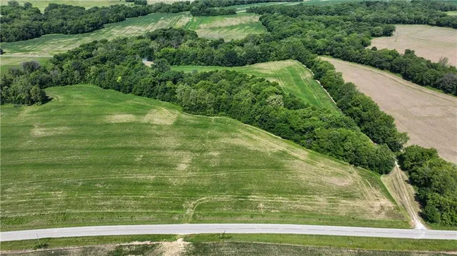 $1,300,000 | V Road, Weston, MO 64098