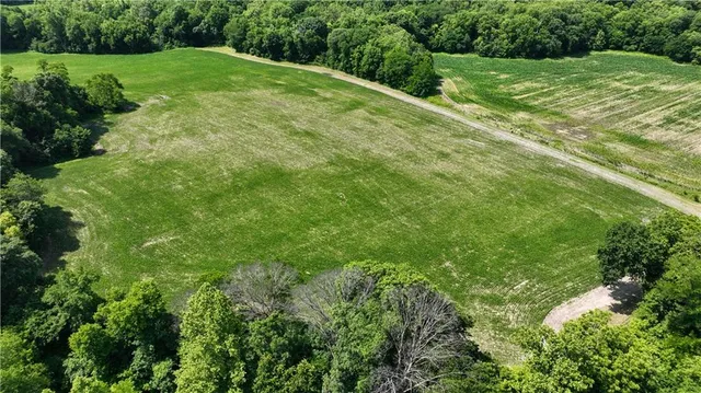 $1,300,000 | V Road, Weston, MO 64098