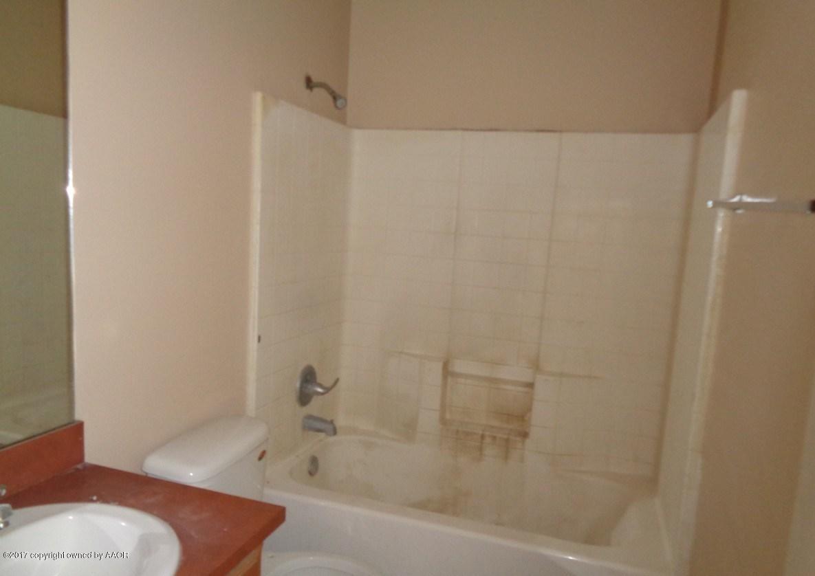 1100 Rushmore Drive Amarillo, TX 79110 - Photo 3 of 13 Bathroom (Upstairs)