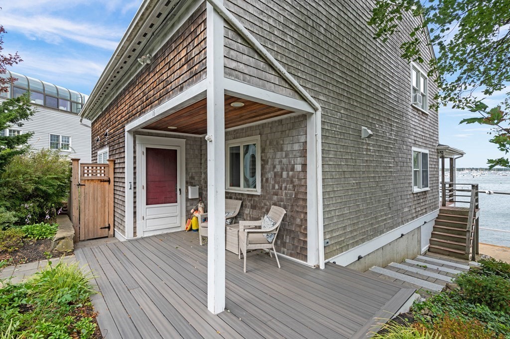 16 Nonantum Road Marblehead, MA 01945 - Photo 3 of 28