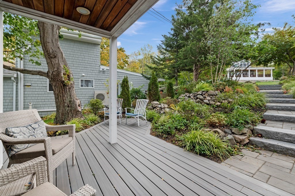 16 Nonantum Road Marblehead, MA 01945 - Photo 4 of 28