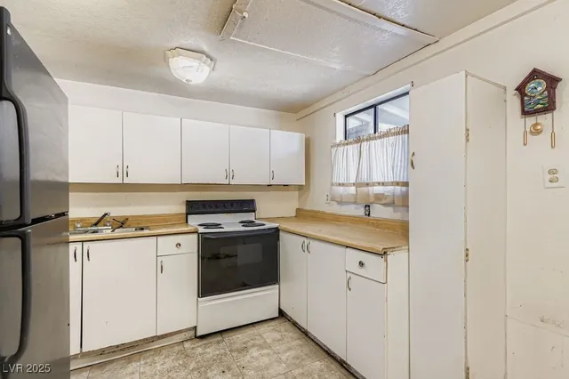 $324,900 | 504 Topaz Avenue, Henderson, NV 89015