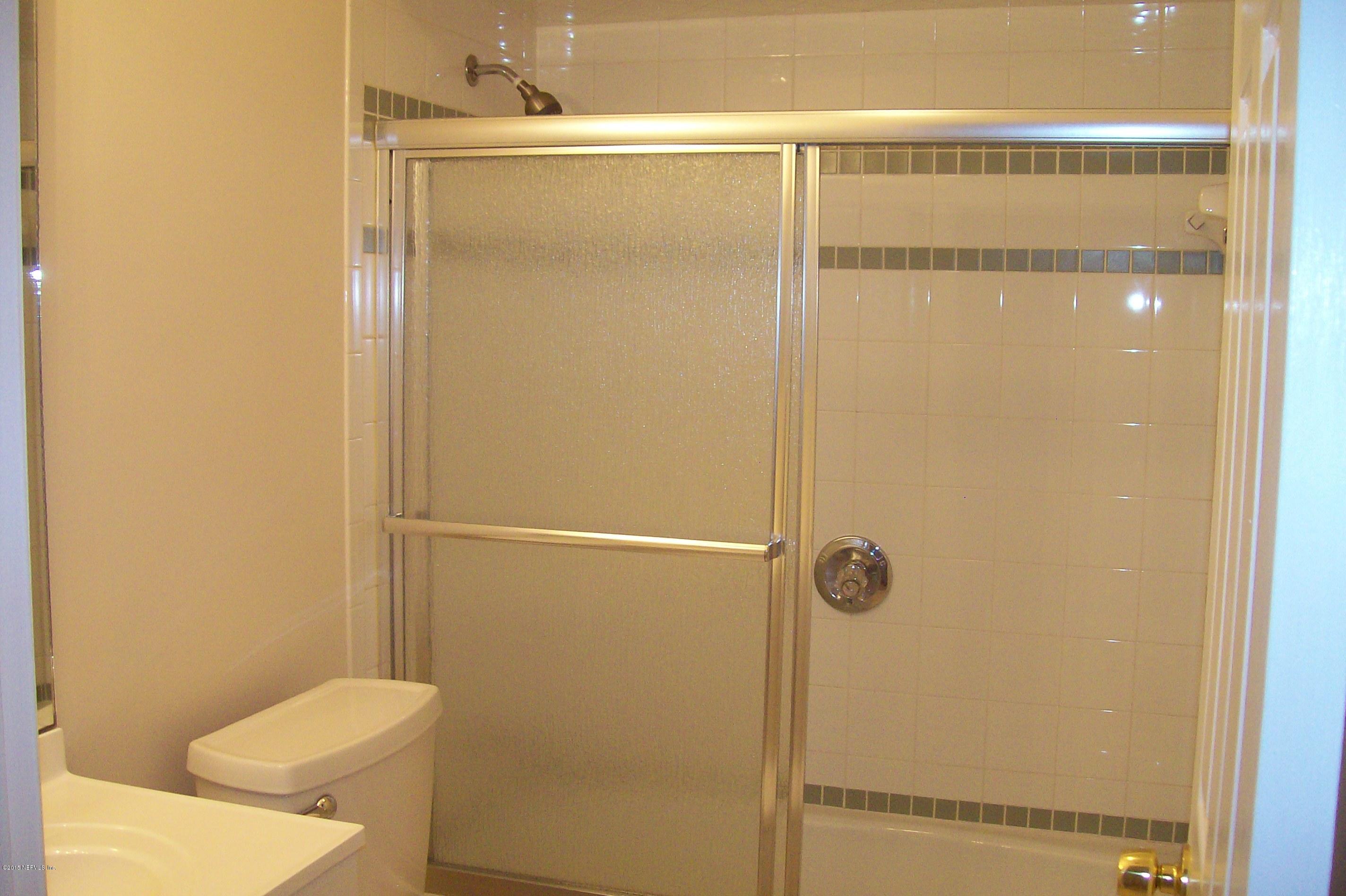 131 Mariner Road St. Augustine Shores, FL 32086 - Photo 21 of 25 131 Mariner - Guest Bath 3