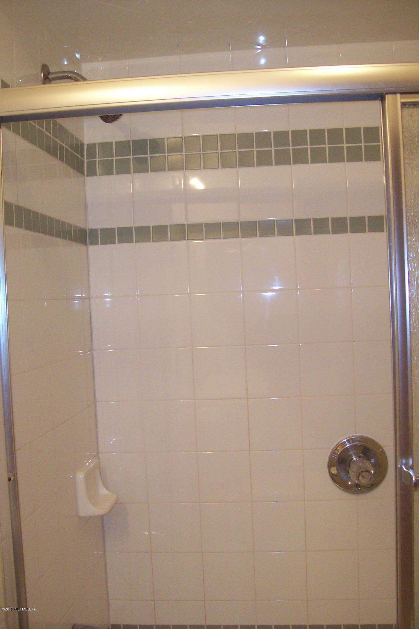 131 Mariner Road St. Augustine Shores, FL 32086 - Photo 23 of 25 131 Mariner - Guest Bath 2