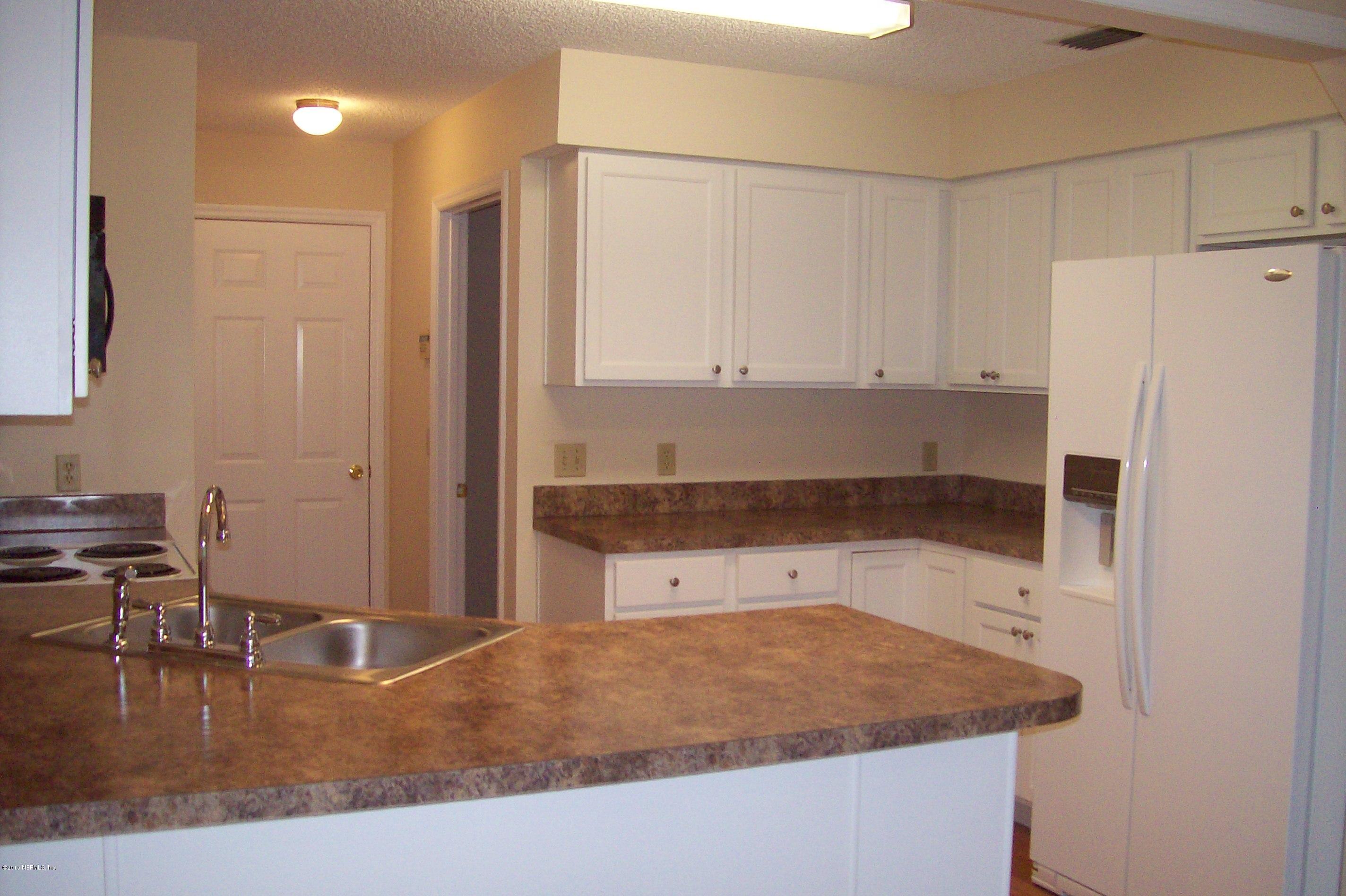 131 Mariner Road St. Augustine Shores, FL 32086 - Photo 10 of 25 131 Mariner - Kitchen 3