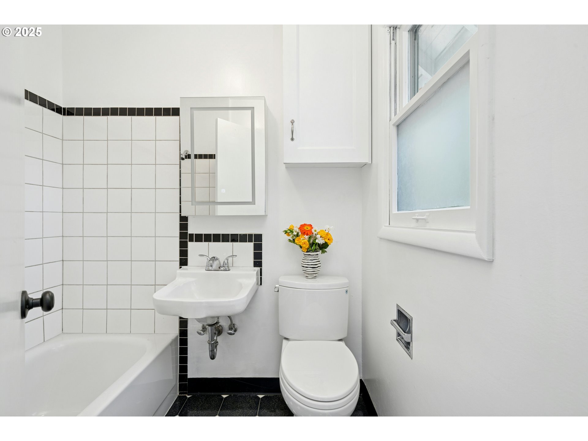 3955 Southeast Madison Street Portland, OR 97214 - Photo 17 of 35