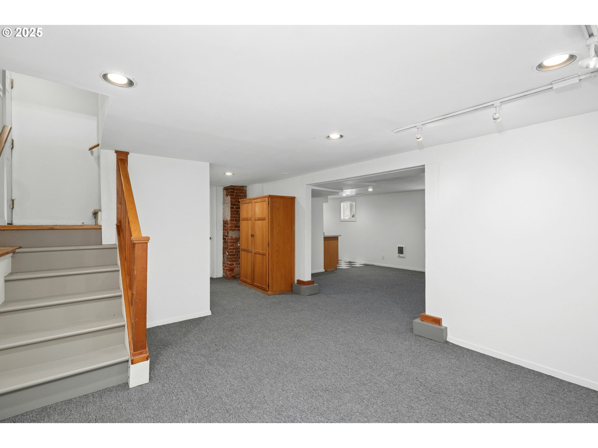 3955 Southeast Madison Street Portland, OR 97214 - Photo 20 of 35