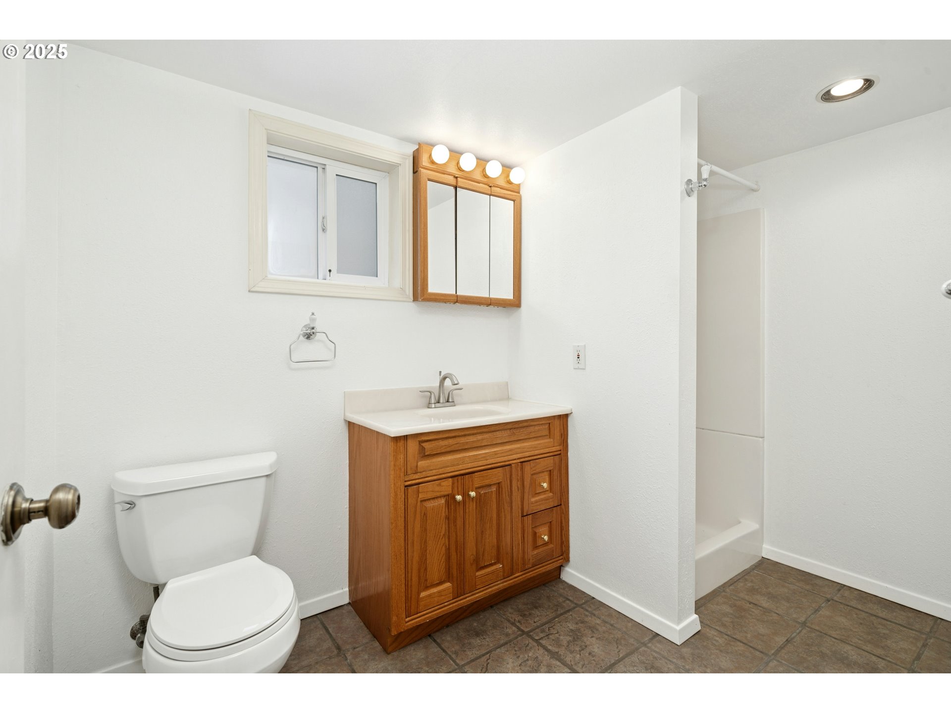 3955 Southeast Madison Street Portland, OR 97214 - Photo 23 of 35