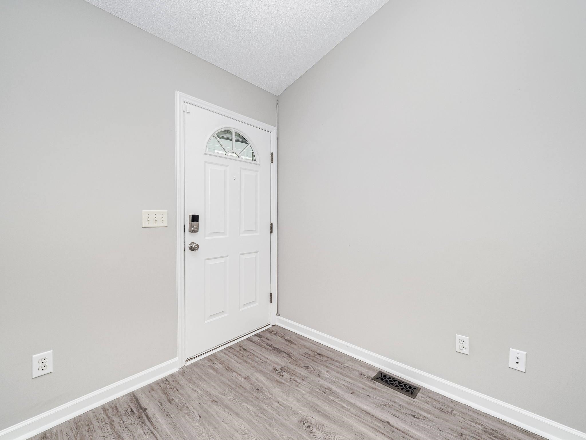 132 Pebblestone Court Willow Spring, NC 27592 - Photo 4 of 29 Foyer