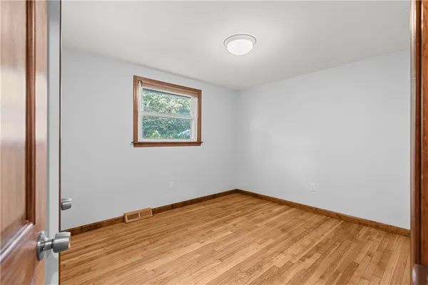 $3,400 | 25 Harris Drive, Tiverton, RI 02878