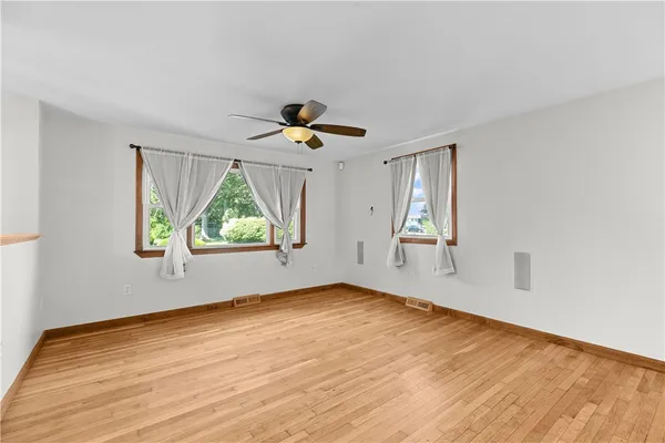 $3,400 | 25 Harris Drive, Tiverton, RI 02878