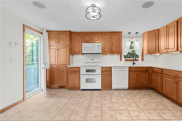 $3,400 | 25 Harris Drive, Tiverton, RI 02878