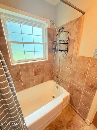 $189,000 | 10688 Highway 12, Isola, MS 38754