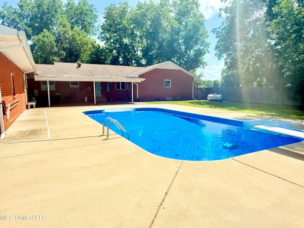 $189,000 | 10688 Highway 12, Isola, MS 38754