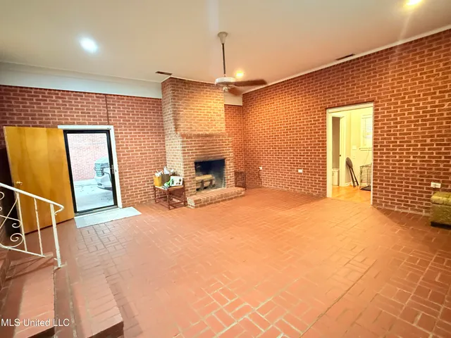 $189,000 | 10688 Highway 12, Isola, MS 38754