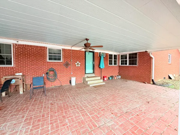 $189,000 | 10688 Highway 12, Isola, MS 38754