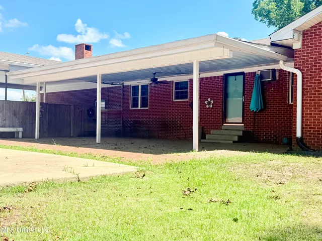 $189,000 | 10688 Highway 12, Isola, MS 38754