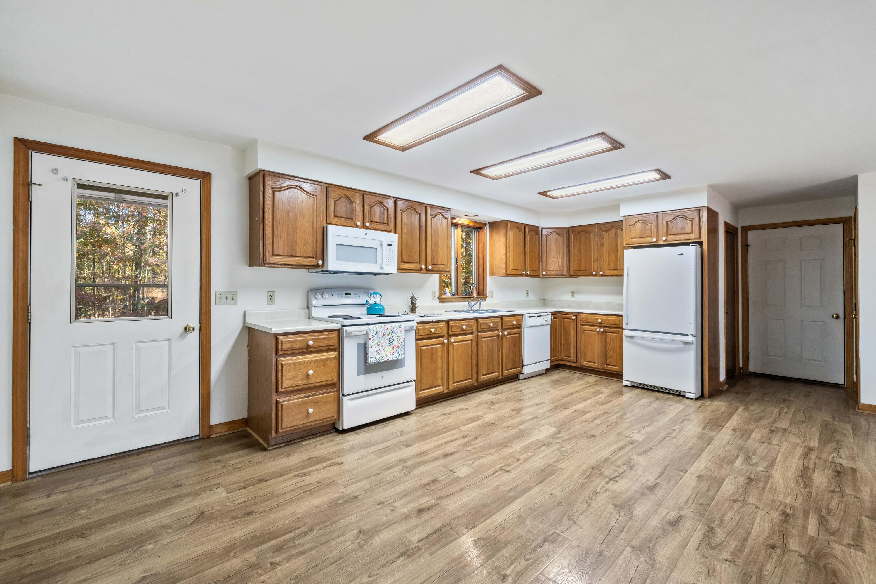 136 Shaker Road Gray, ME 04039 - Photo 4 of 22 3G0A4986