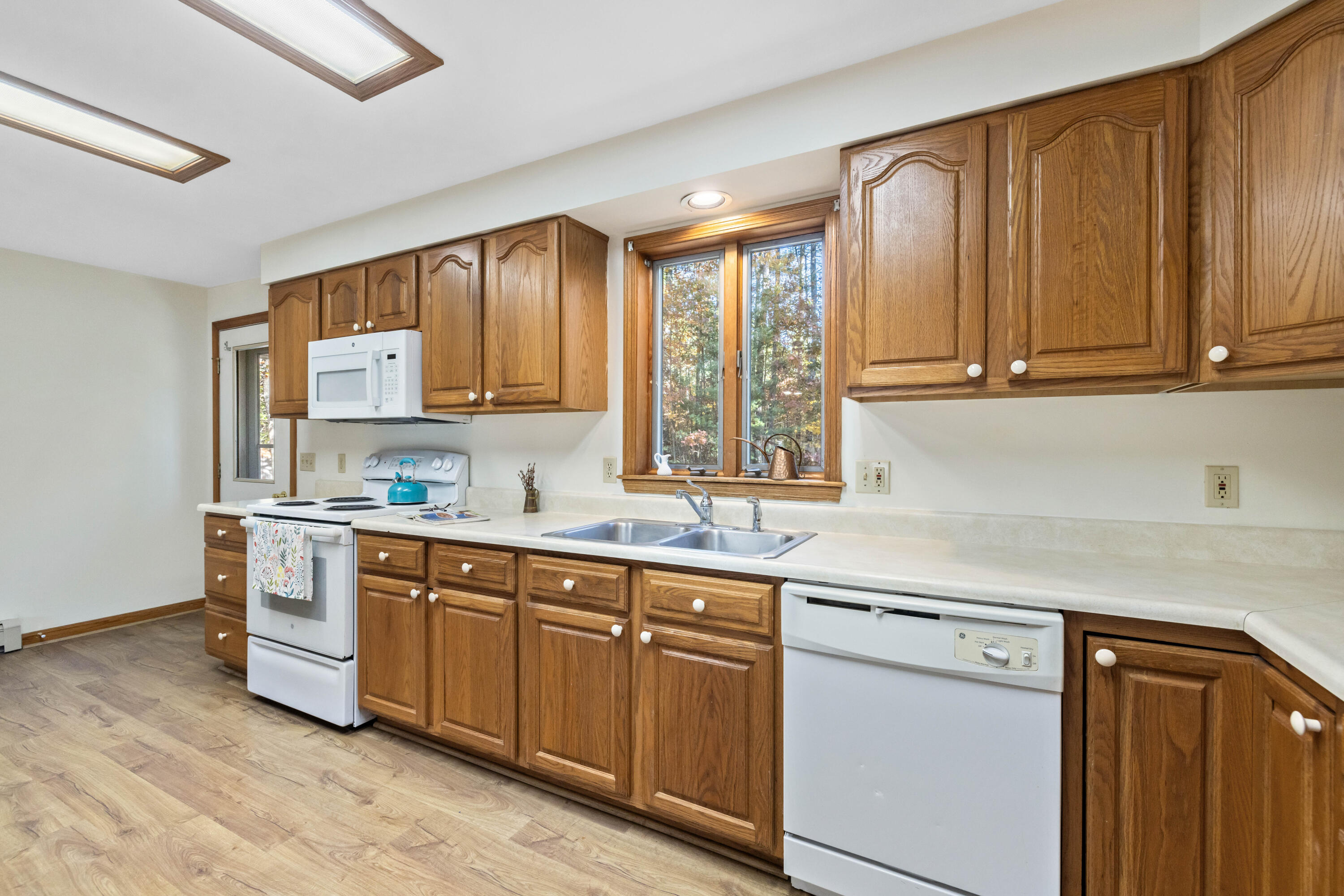 136 Shaker Road Gray, ME 04039 - Photo 5 of 22 3G0A5040