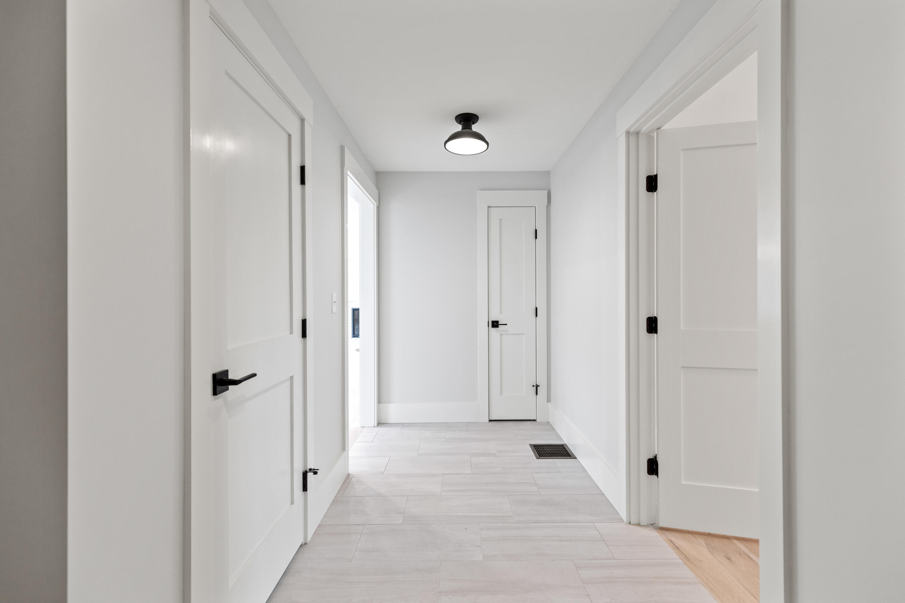 10 Slack Tide Road Kennebunkport, ME 04046 - Photo 59 of 68 Mudroom with 2 closets