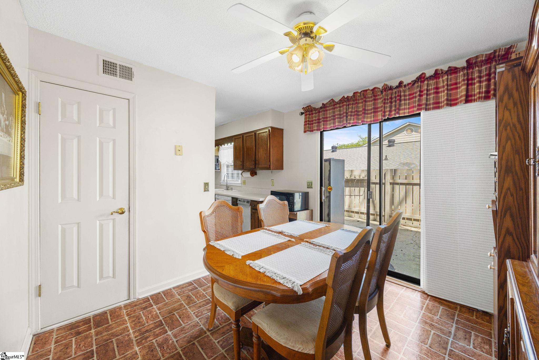 710 Hunts Bridge Road Greenville, SC 29617 - Photo 7 of 32