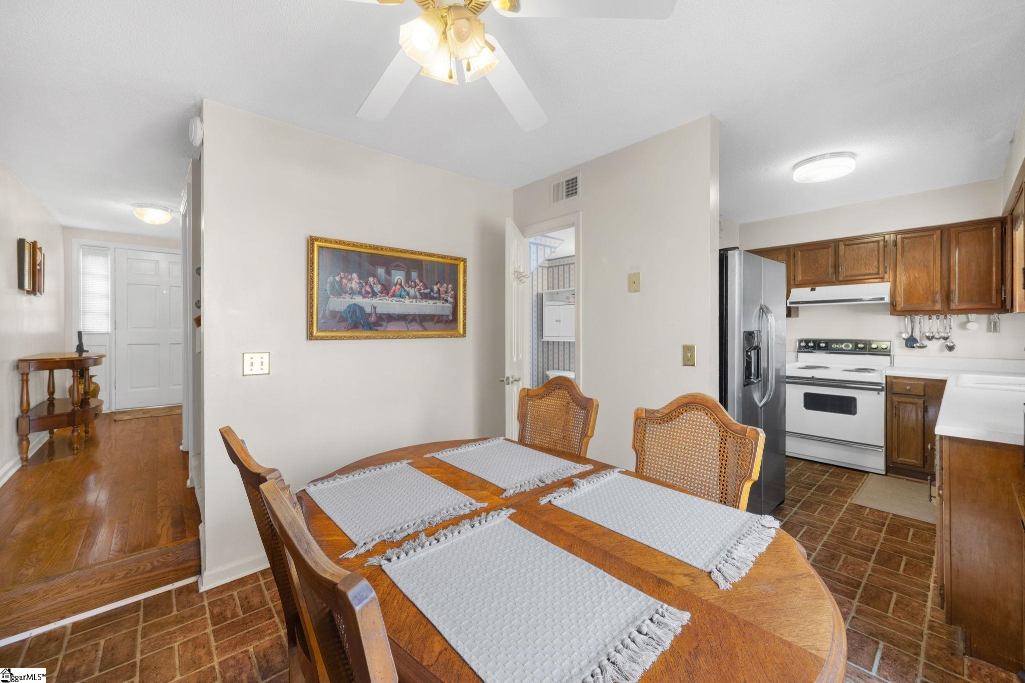 710 Hunts Bridge Road Greenville, SC 29617 - Photo 9 of 32