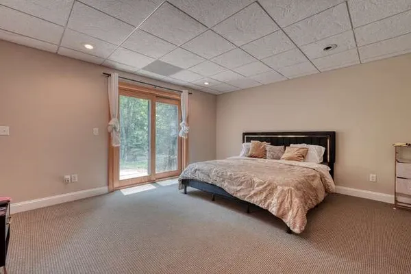 a view of yard with green space