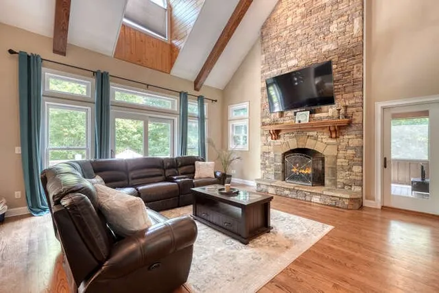 $1,250,000 | 115 Dawsons Lane, Murphy, NC 28906