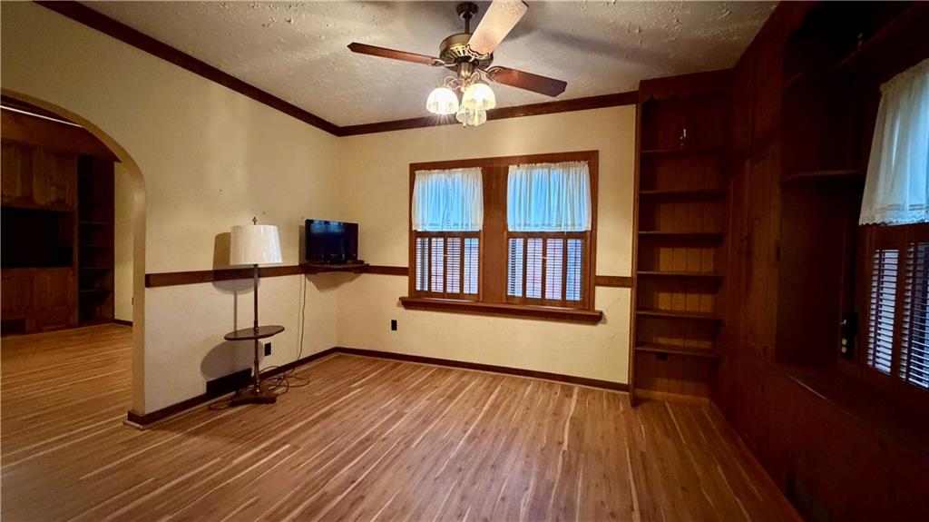 1425 Freeport Road Cheswick, PA 15024 - Photo 15 of 45 ALTERNATE VIEW OF DINING ROOM SHOWING ENTRY INTO LIVING ROOM.