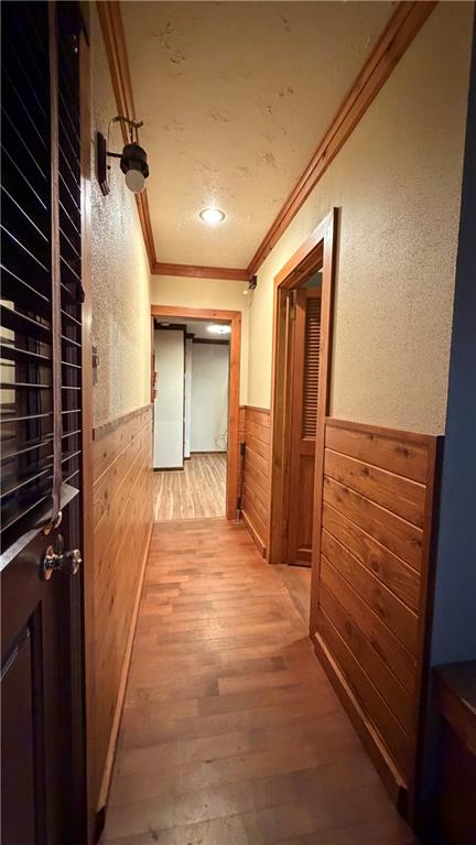 1425 Freeport Road Cheswick, PA 15024 - Photo 4 of 45 VIEW OF HALL FROM FAMILY ROOM SHOWING ENTRY TO CLOSED IN PORCH ON LEFT, FULL BATH ON RIGHT AND KITCHEN STRAIGHT AHEAD!