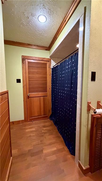 1425 Freeport Road Cheswick, PA 15024 - Photo 6 of 45 ANOTHER VIEW OF MAIN LEVEL FULL BATH!