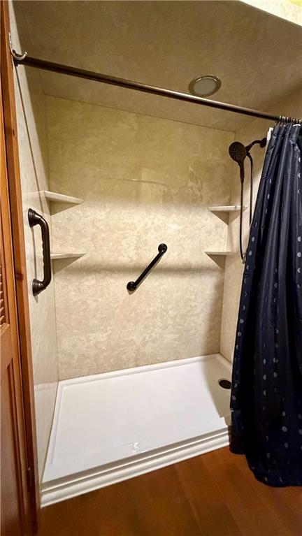 1425 Freeport Road Cheswick, PA 15024 - Photo 7 of 45 UPDATED WALK IN SHOWER!