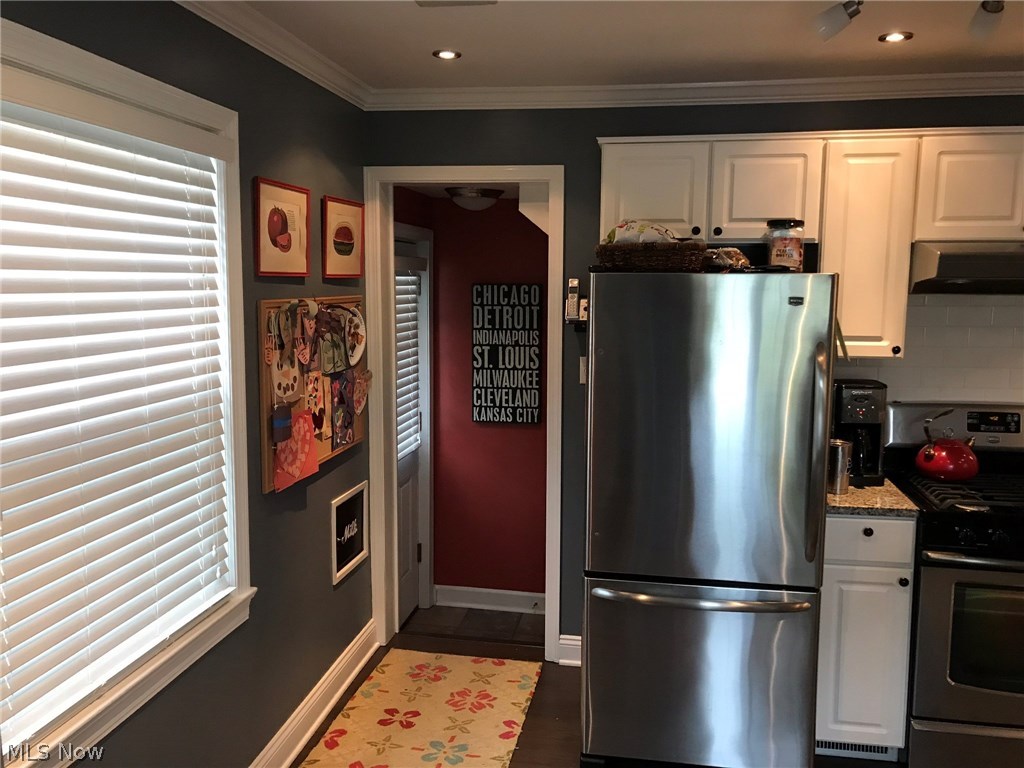 1576 Edgefield Road Lyndhurst, OH 44124 - Photo 4 of 20