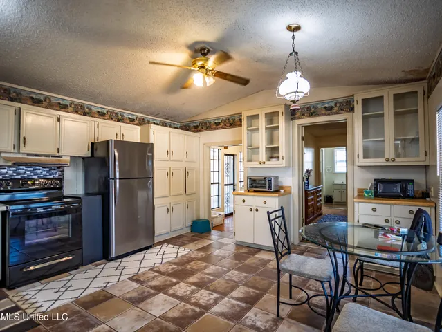 $375,000 | 8088 Pope Crowder Road, Pope, MS 38658