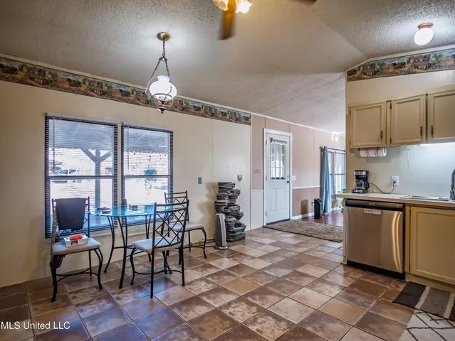 $375,000 | 8088 Pope Crowder Road, Pope, MS 38658