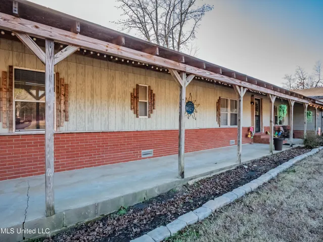 $375,000 | 8088 Pope Crowder Road, Pope, MS 38658