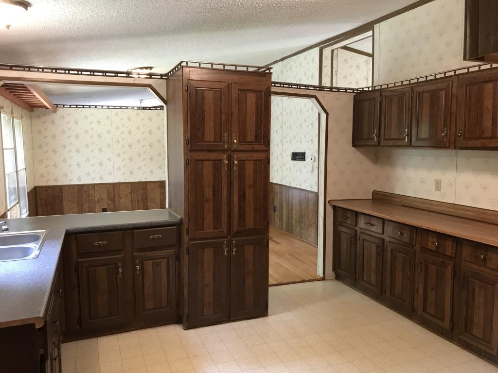 5277 Edwardsville Road Hardy, VA 24101 - Photo 11 of 18 11 Kitchen