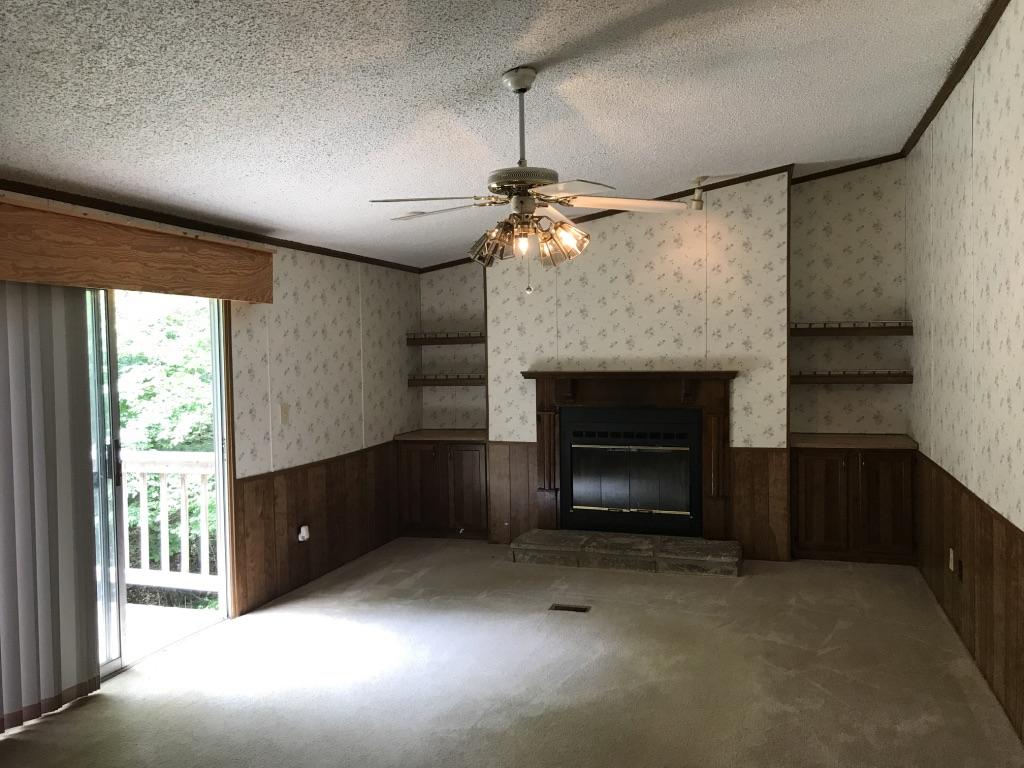 5277 Edwardsville Road Hardy, VA 24101 - Photo 12 of 18 12 Family rm
