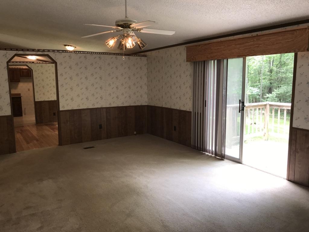 5277 Edwardsville Road Hardy, VA 24101 - Photo 13 of 18 13 Family rm