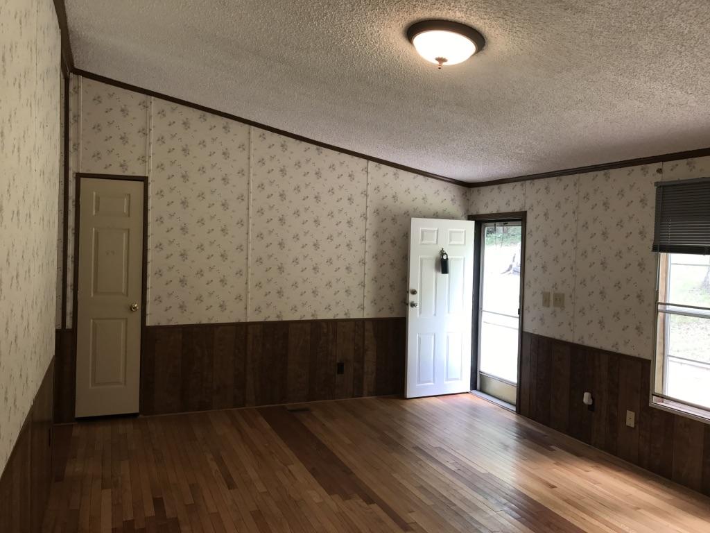 5277 Edwardsville Road Hardy, VA 24101 - Photo 4 of 18 4 liv rm