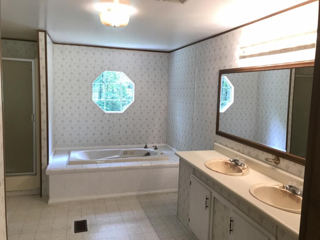 5277 Edwardsville Road Hardy, VA 24101 - Photo 7 of 18 7 Master Bath