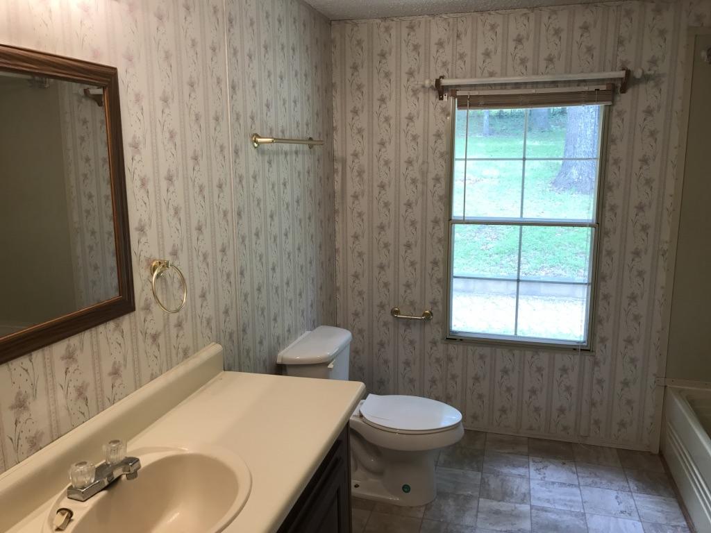 5277 Edwardsville Road Hardy, VA 24101 - Photo 10 of 18 10 Hall full bath