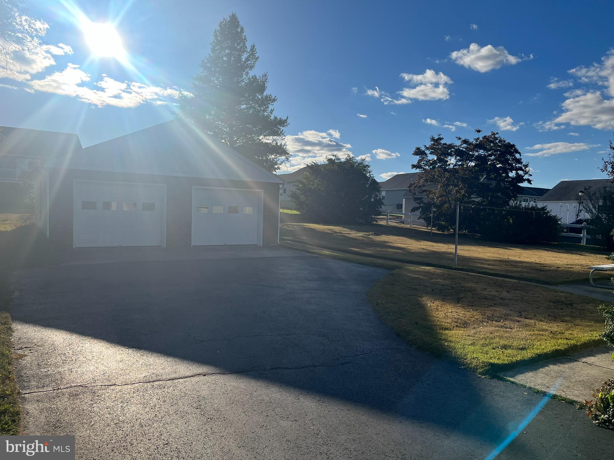 55 West Cohawkin Road Clarksboro, NJ 08020 - Photo 2 of 37 Driveway and front of garage