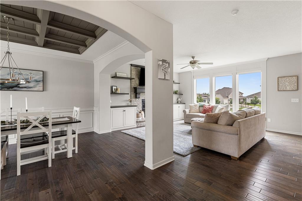 9196 Green Road Lenexa, KS 66227 - Photo 4 of 56
