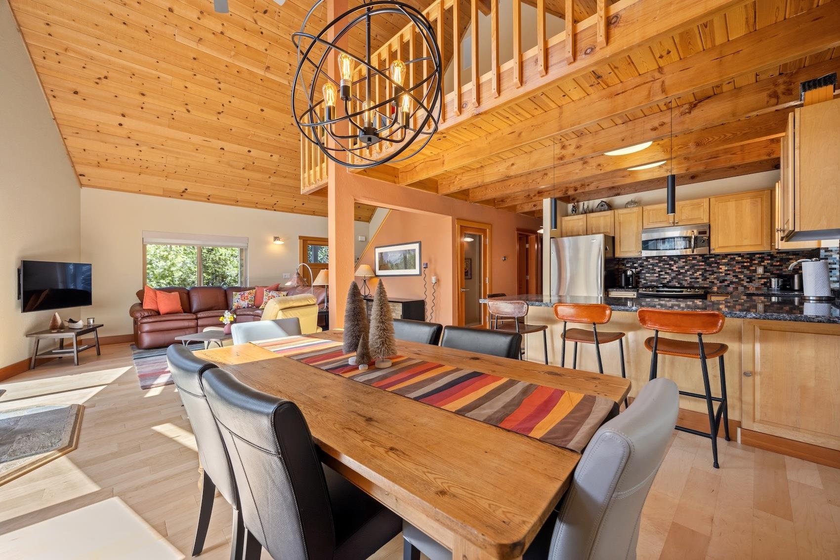 6104 Serene Road Soda Springs, CA 95728 - Photo 8 of 28