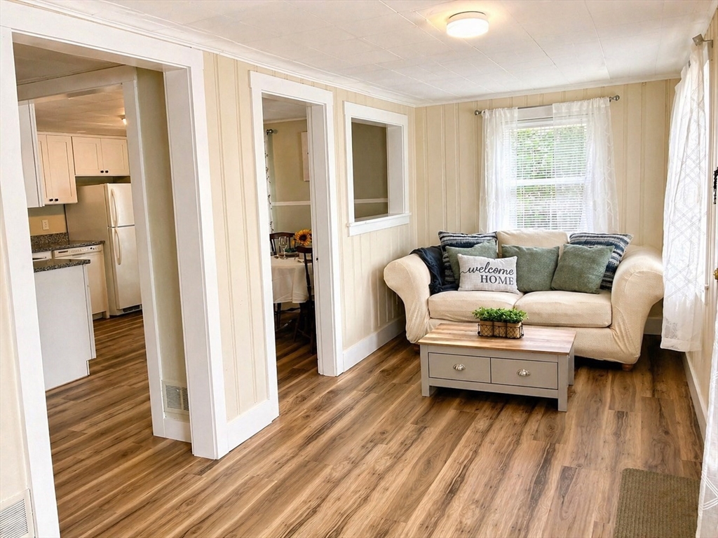 266 Petersham Road Athol, MA 01331 - Photo 4 of 23 Gallery Image 4