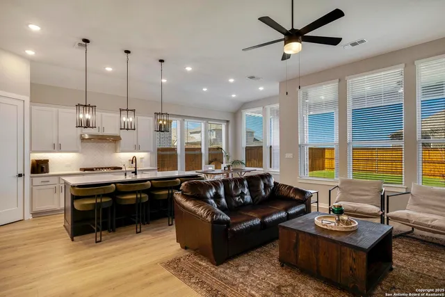 $3,000 | 5725 Huron Drive, New Braunfels, TX 78130