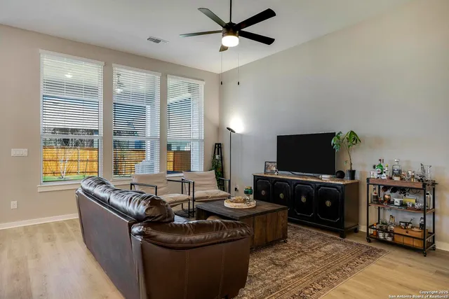 $3,000 | 5725 Huron Drive, New Braunfels, TX 78130