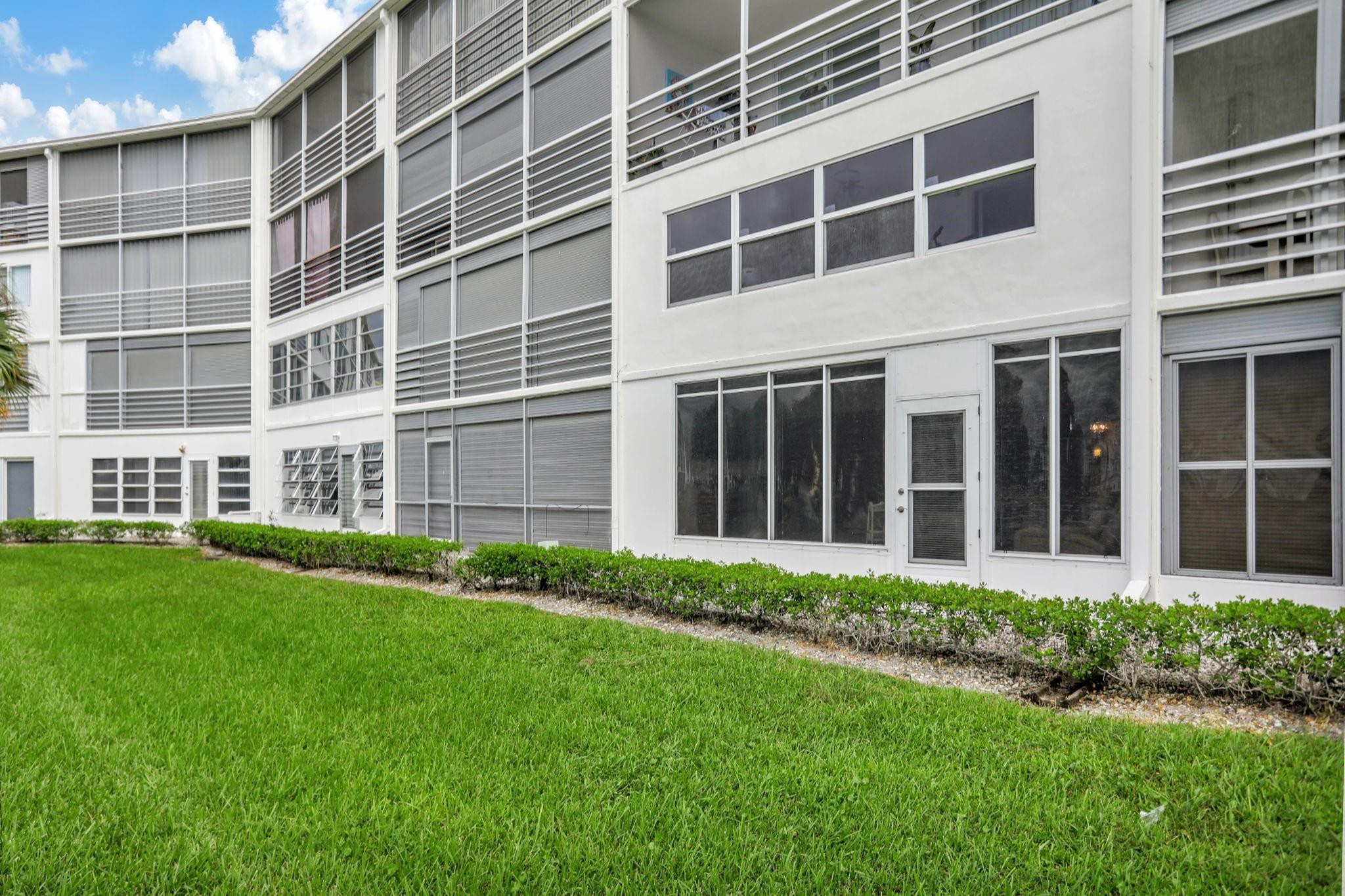 1069 Guildford East, Unit 1069 Boca Raton, FL 33434 - Photo 29 of 82 Photo 29