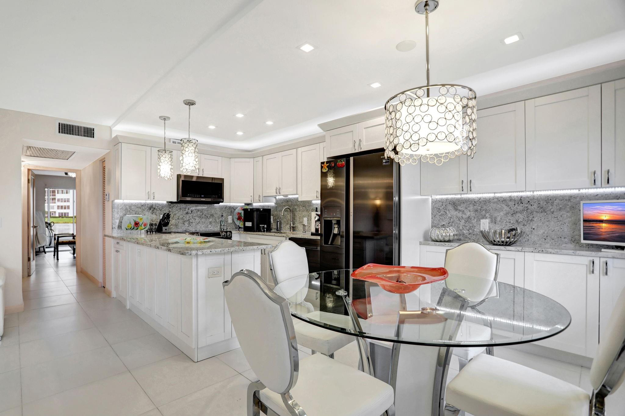 1069 Guildford East, Unit 1069 Boca Raton, FL 33434 - Photo 4 of 82 Photo 4